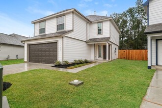 Building Photo - 13528 Stonecat Dr
