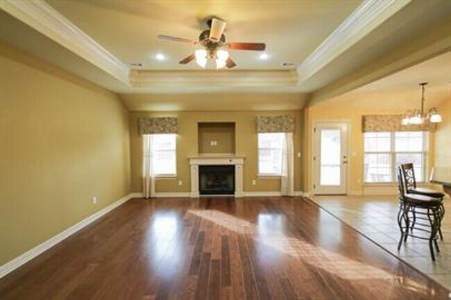 Building Photo - Gorgeous home in Bentonville!