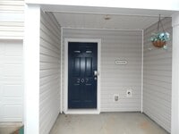Building Photo - 207 Oakmont Valley Trl