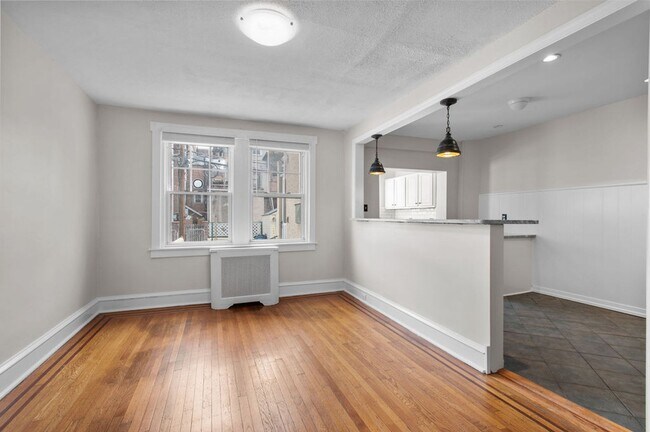 Building Photo - 603 Dayton Rd