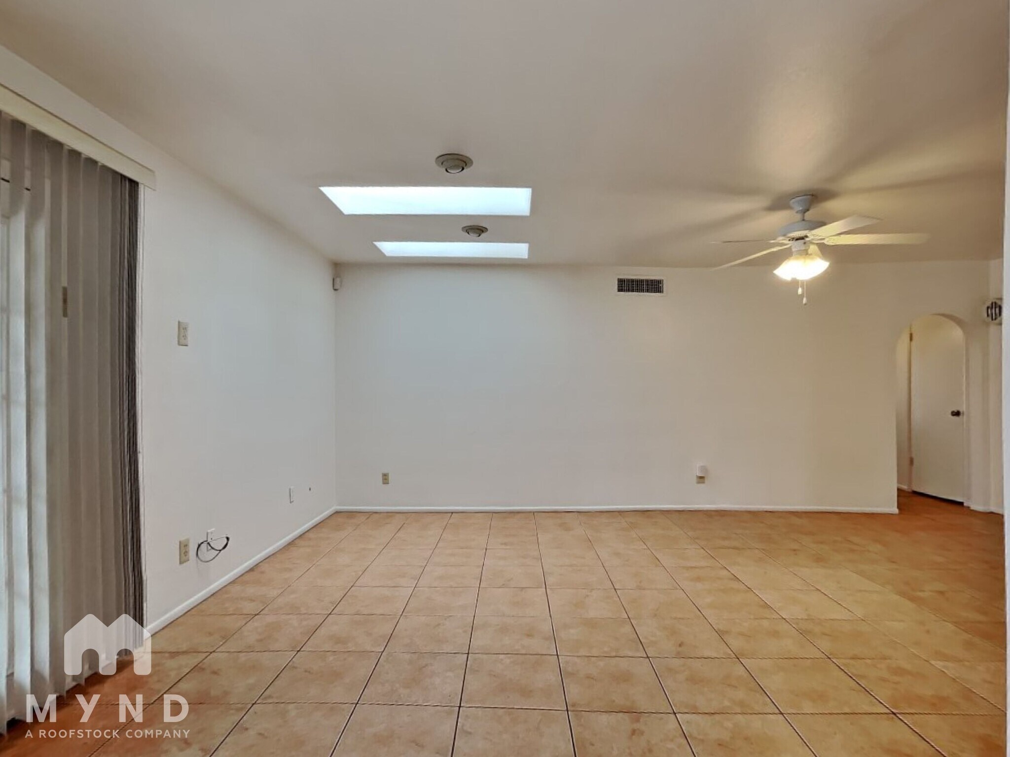 Building Photo - 3114 W Anderson Dr