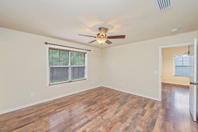 Building Photo - 646 Hunters Ridge Rd