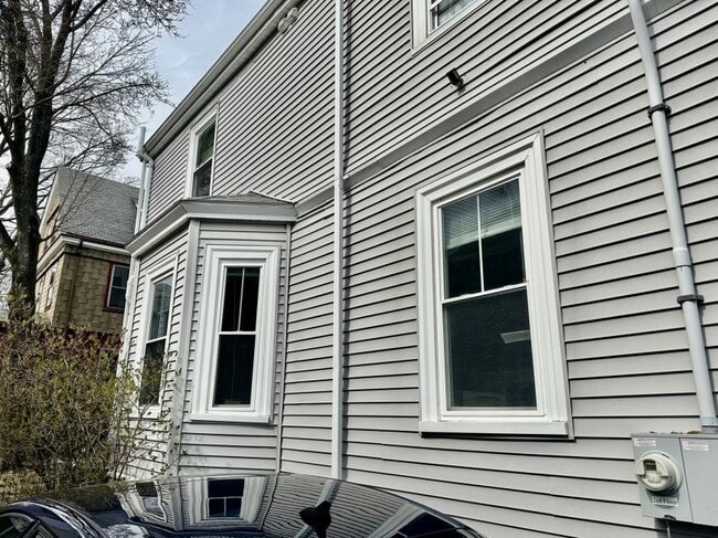 Building Photo - 2 bedroom in Somerville MA 02144