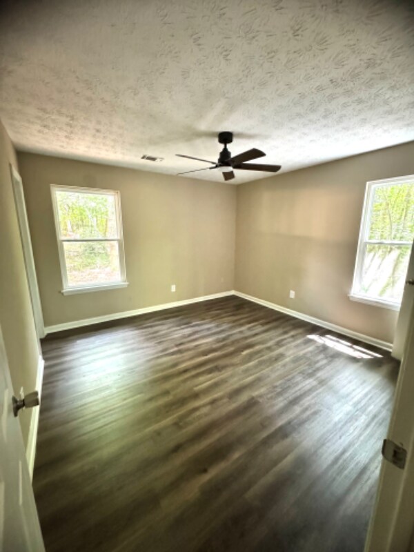 Building Photo - 106 N Meade Dr