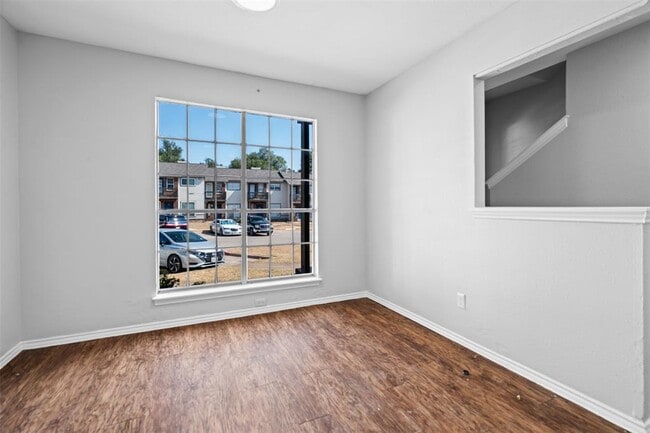 Building Photo - 1806 River Crossing Cir