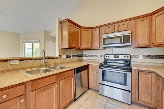 Building Photo - $2,245 - 3 Bed, 3 Bath Home with Finished ...
