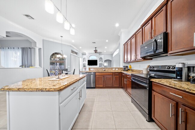 Building Photo - 5918 NW Hann Dr