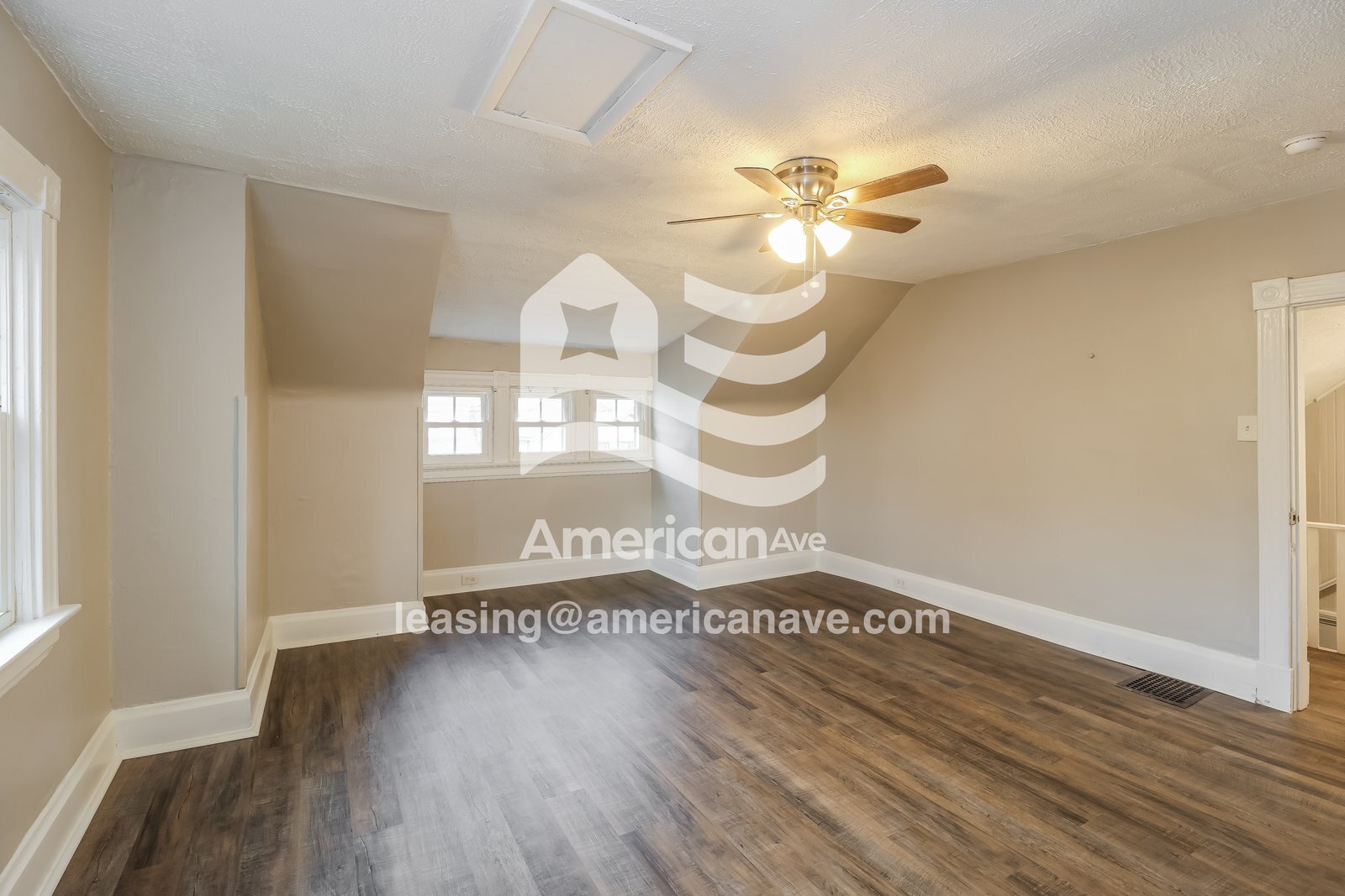 Building Photo - 5206 Ravenna St