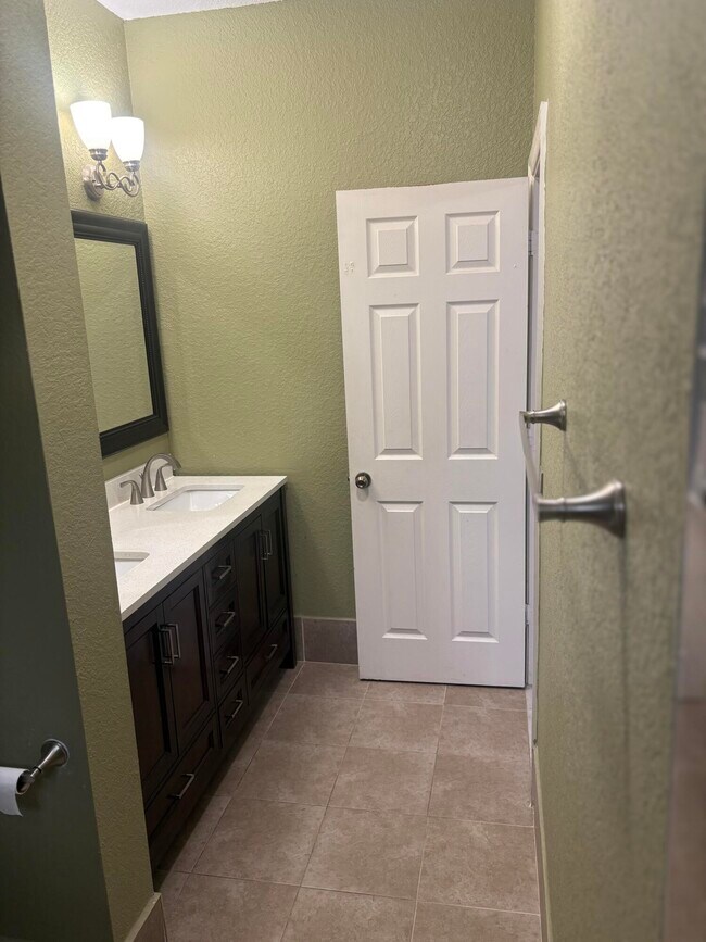 Building Photo - 6606 Catalina Ln