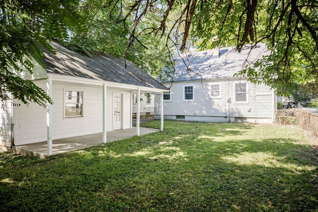 Building Photo - 3428 Beaumont Dr