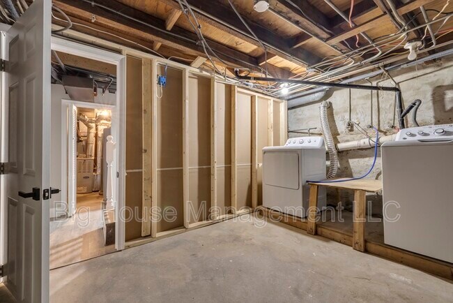 Building Photo - 1725 Hollins St