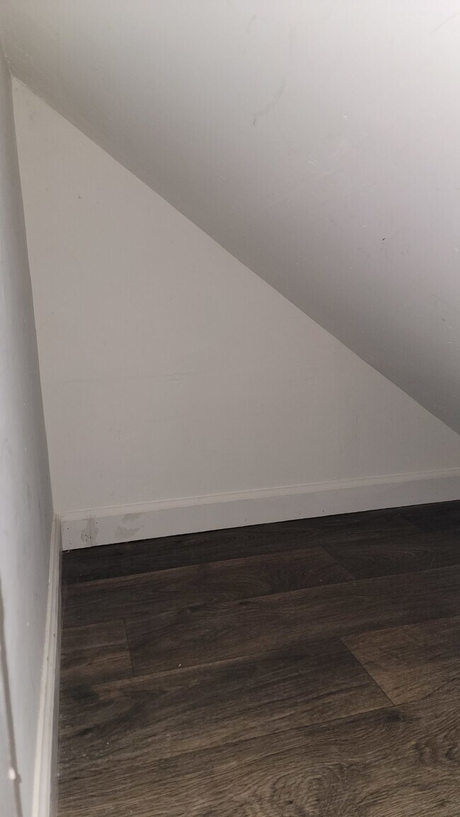 Building Photo - "Modern 3-Bedroom Multiplex with 3 Full Ba...