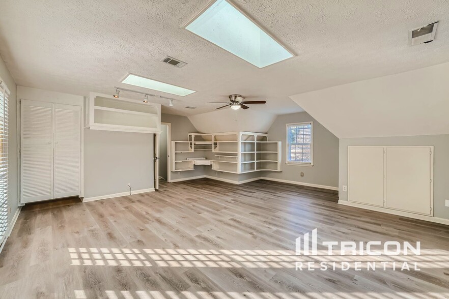 Building Photo - 135 Clearbrook Way