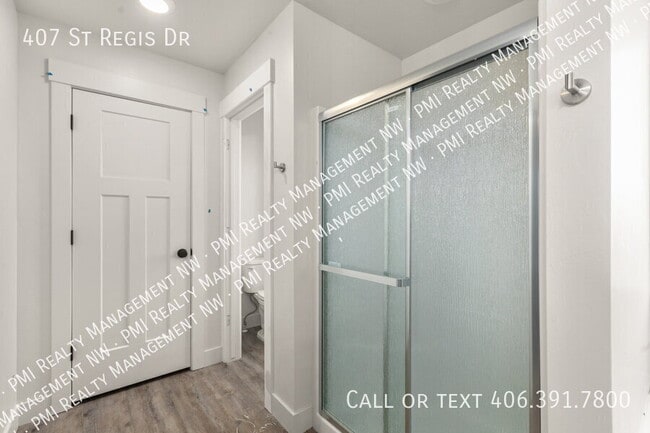 Building Photo - 407 St Regis Dr