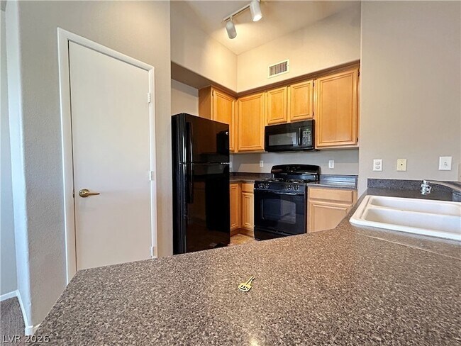 Building Photo - 10245 S Maryland Pkwy