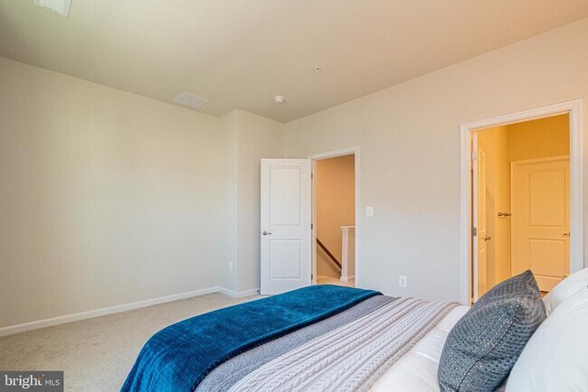 Building Photo - 3929 Small Roundtop Rd