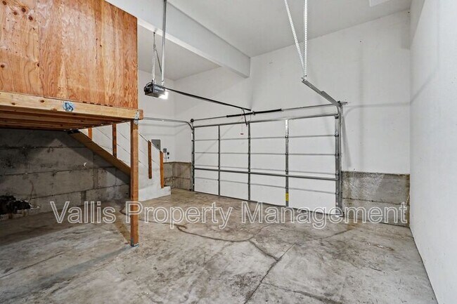 Building Photo - 2495 Benjamin Ave NW