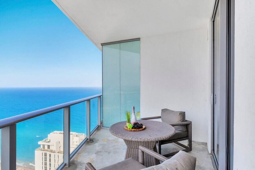 Building Photo - 4111 S Ocean Dr