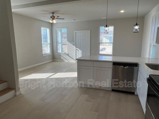 Building Photo - 3409 Valley Vista Dr