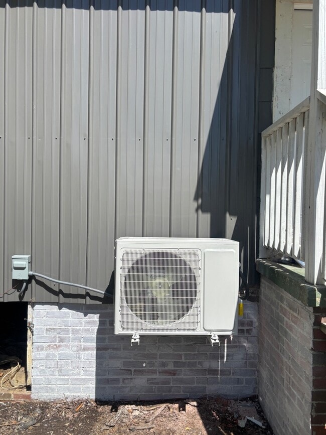 Building Photo - 229 13th St S