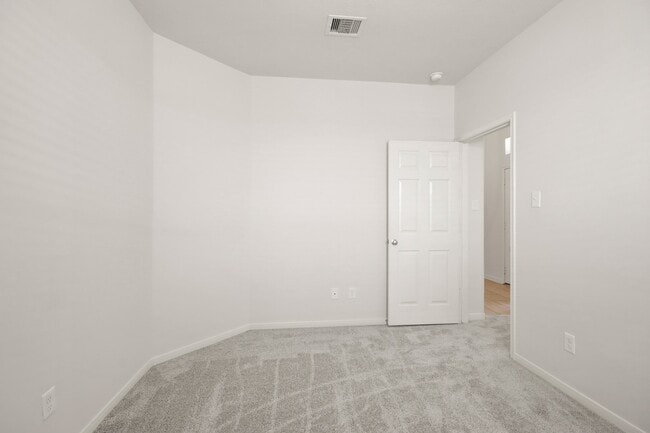 Building Photo - 15114 Cave Creek Dr