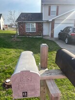 Building Photo - 503 Meadow Ln