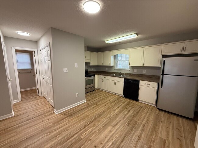 Building Photo - 1206 Kendal Ct