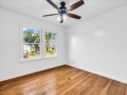 Building Photo - Floresville Property, Ask about our reduce...