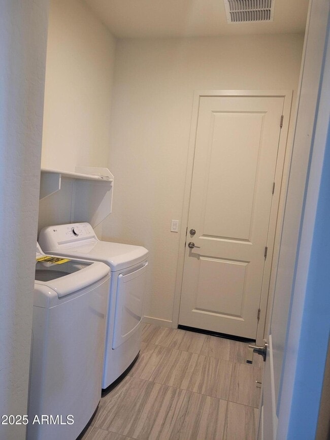 Building Photo - 21377 E Timberline Rd