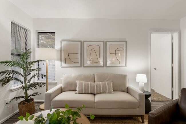 Interior Photo - Hampton Woods