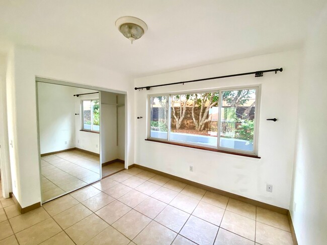 Building Photo - 202 - CA