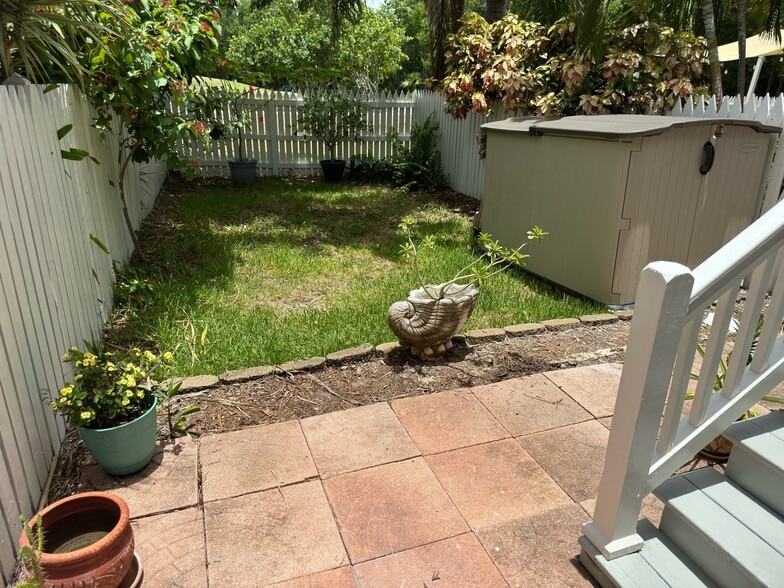 Building Photo - 75 Golf Club Dr