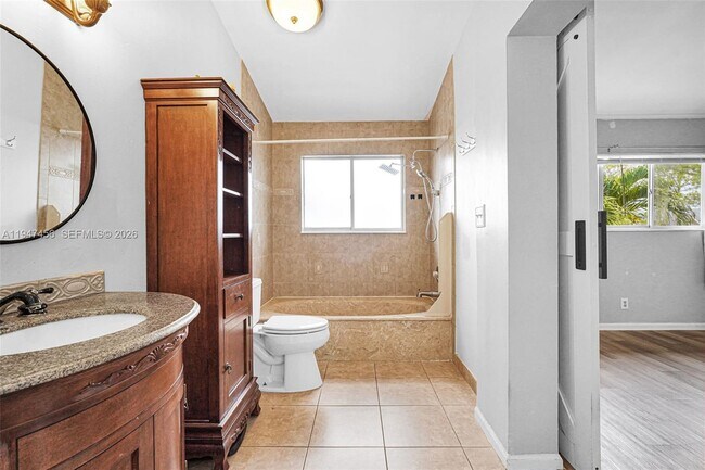 Building Photo - 2149 Discovery Cir W