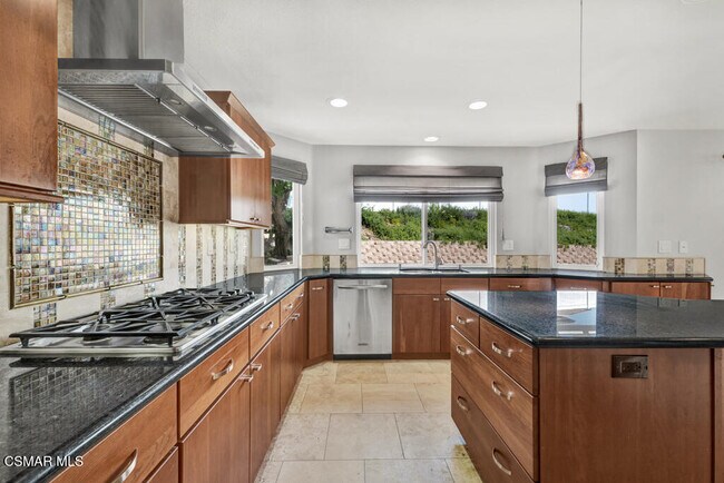 Building Photo - 852 Admiral Ct