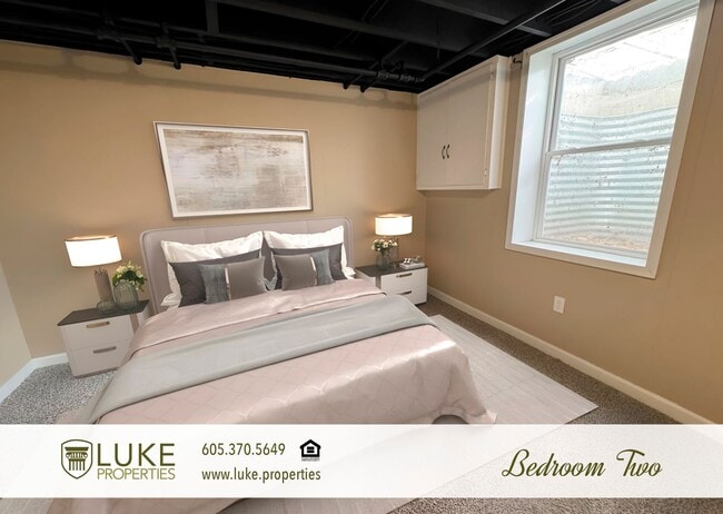 Building Photo - 904 S 2nd Ave