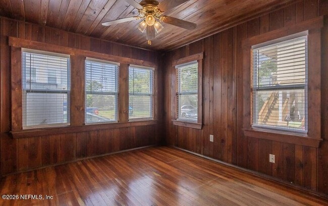 Building Photo - 1718 1st St N