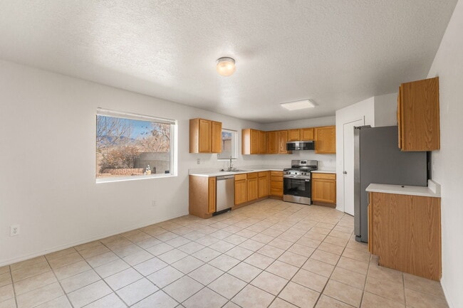 Building Photo - 11031 Deer Lodge Pl SE