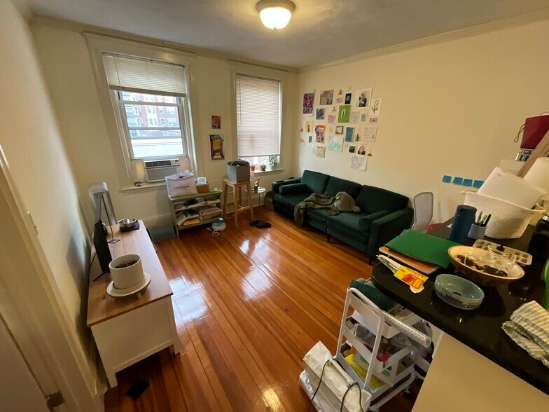 Primary Photo - 15 Queensberry St