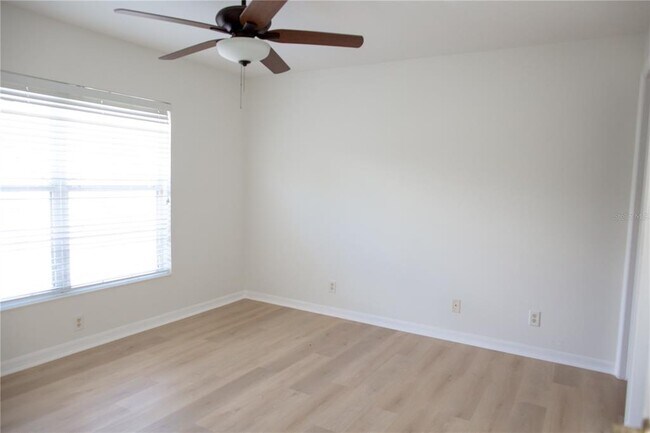 Building Photo - 9426 Charlesberg Dr
