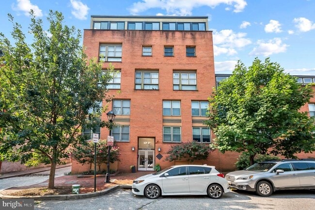 Building Photo - 123 W Barre St