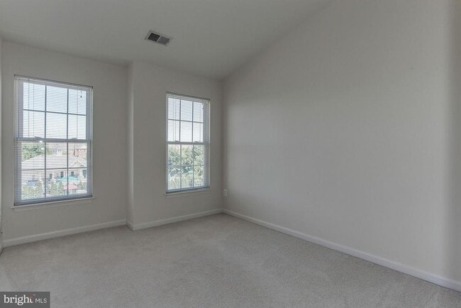 Building Photo - 22616 Welborne Manor Square