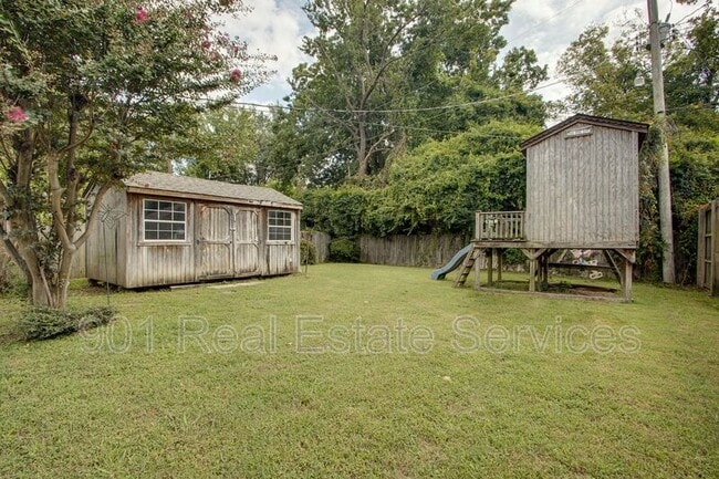 Building Photo - 670 Dickinson St