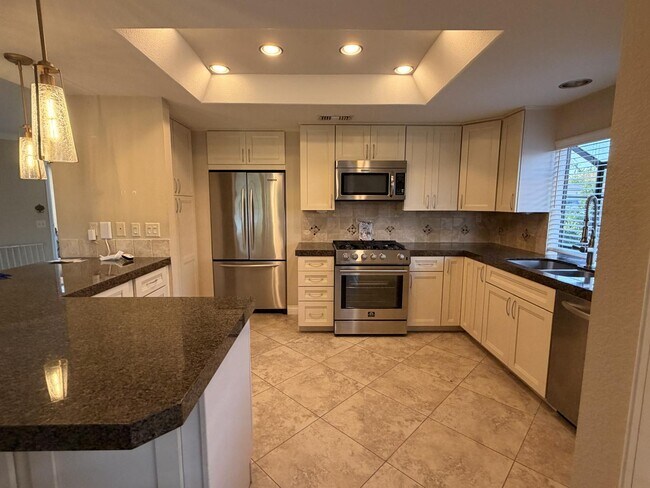 Building Photo - 39196 Sweetwater Dr