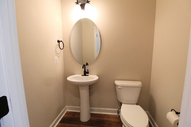 Building Photo - Spacious 4 Bedroom, 3.5 Bath Townhome with...