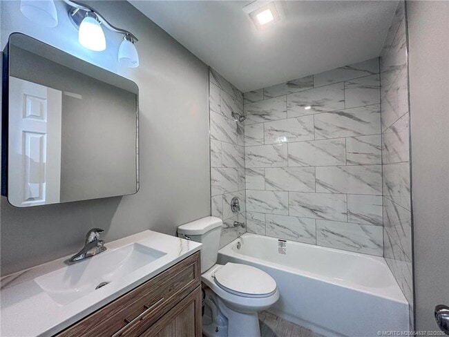 Building Photo - 315 SE Norfolk Blvd