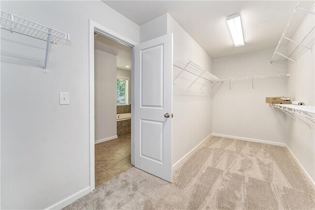 Building Photo - 850 Grove Valley Dr