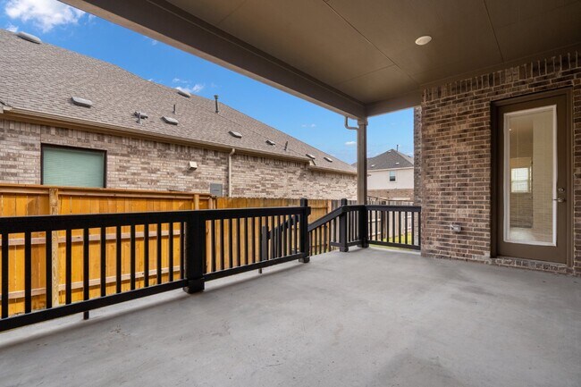 Building Photo - 2832 Stone Branch Dr