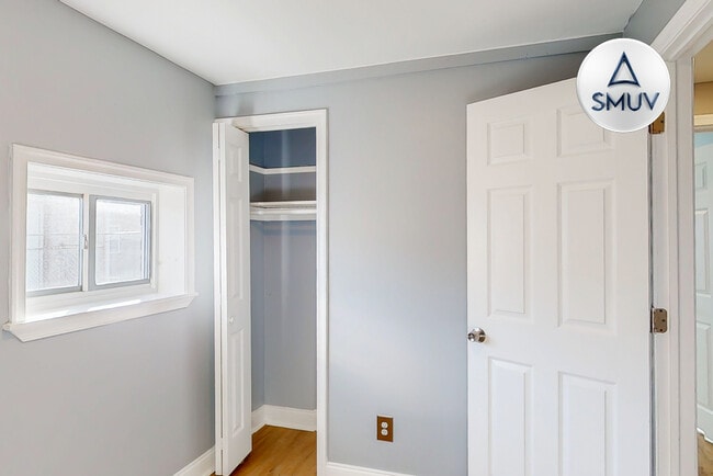 Building Photo - 501 N Belnord Ave