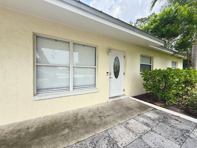 Building Photo - Sarasota Springs Gem - 3 Bedroom Plus Den ...