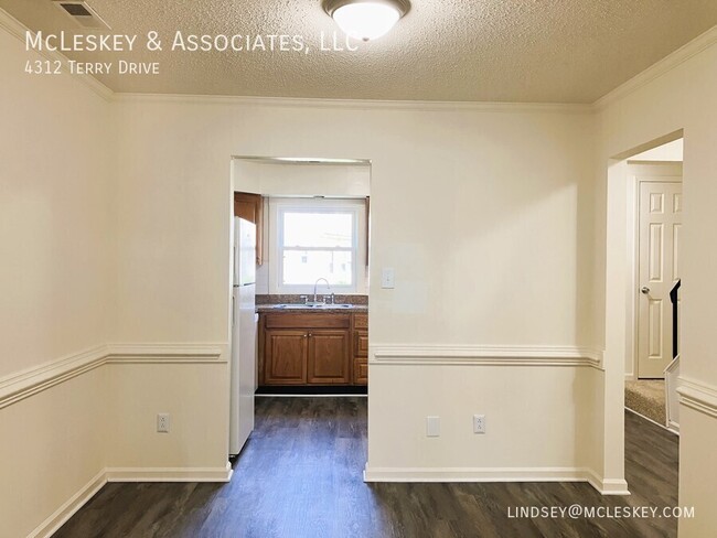 Building Photo - 4312 Terry Dr